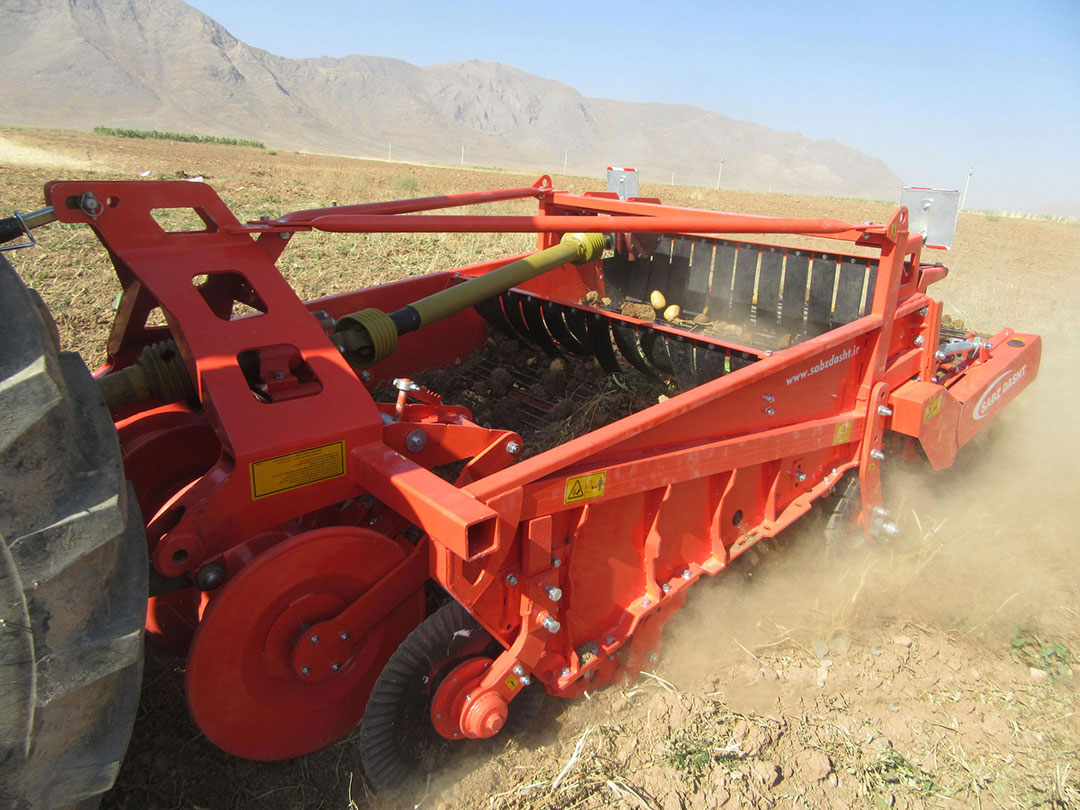 その他 POTATO 2018.01~2019.02,10 Promax SD150 two-row potato harvester - Sabz-Dasht machine