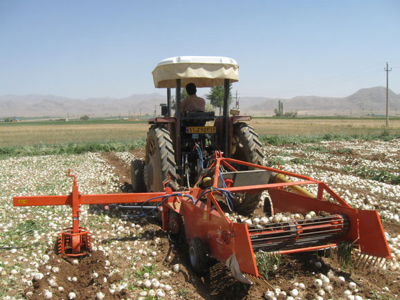 Onion Harvester SE2-H - Sabz-Dasht machine